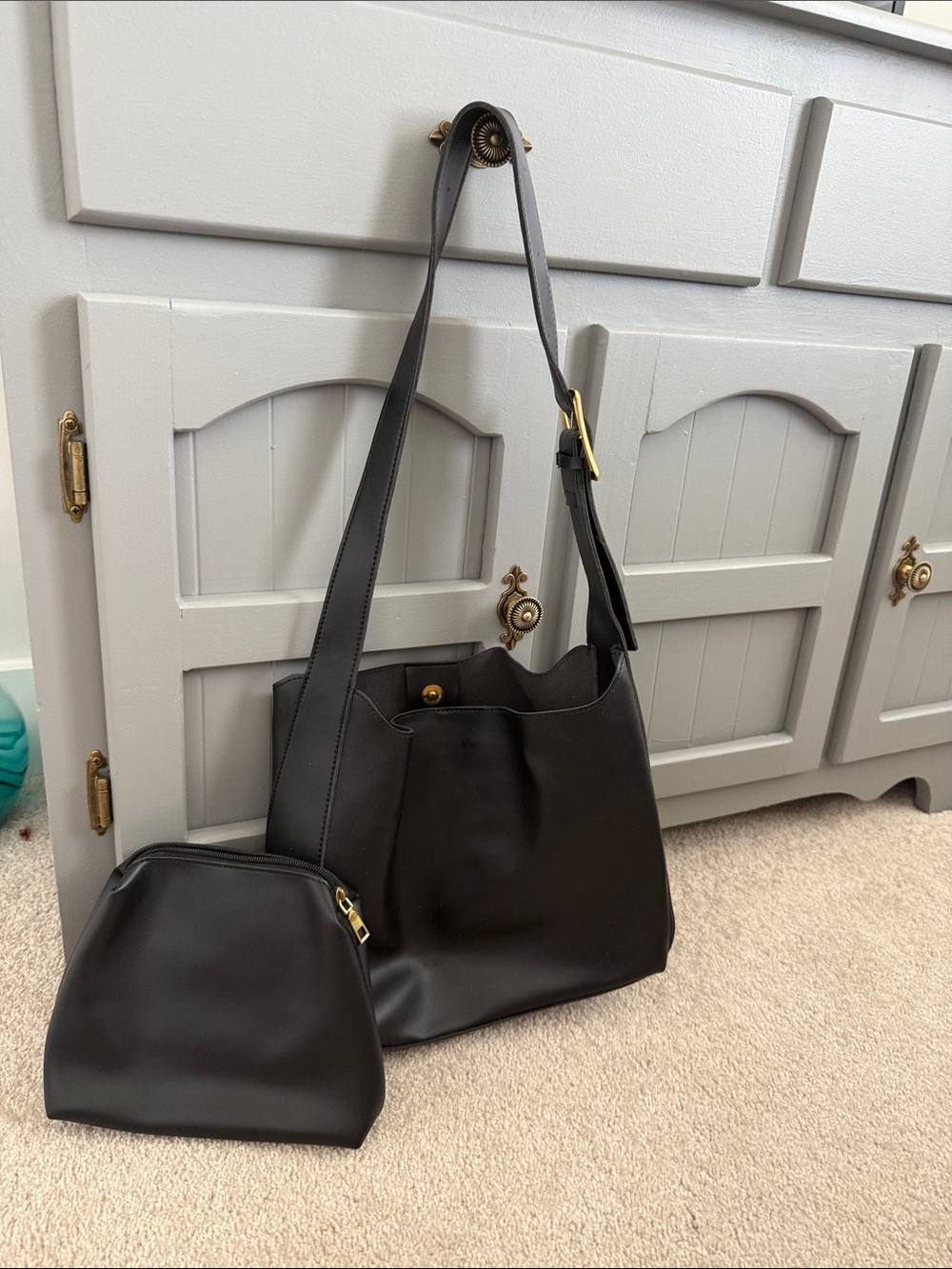 Women’s Black Leather Shoulder Bag with Inner Pouch